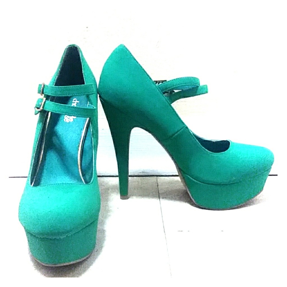 NEW Teal Heels NEVER WORN